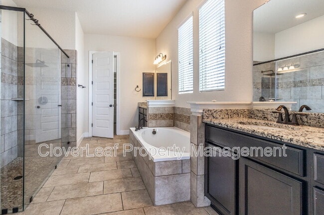 Building Photo - 908 Sussex Cove