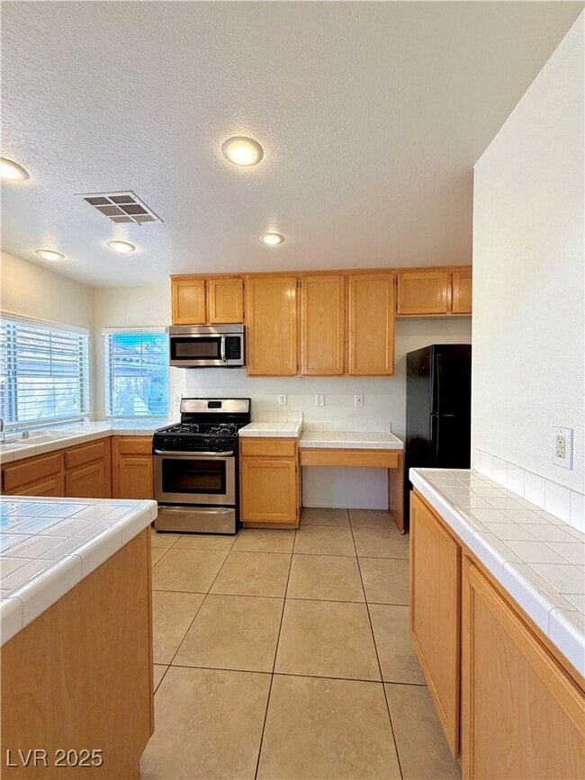 Building Photo - 1021 Miradero Ln