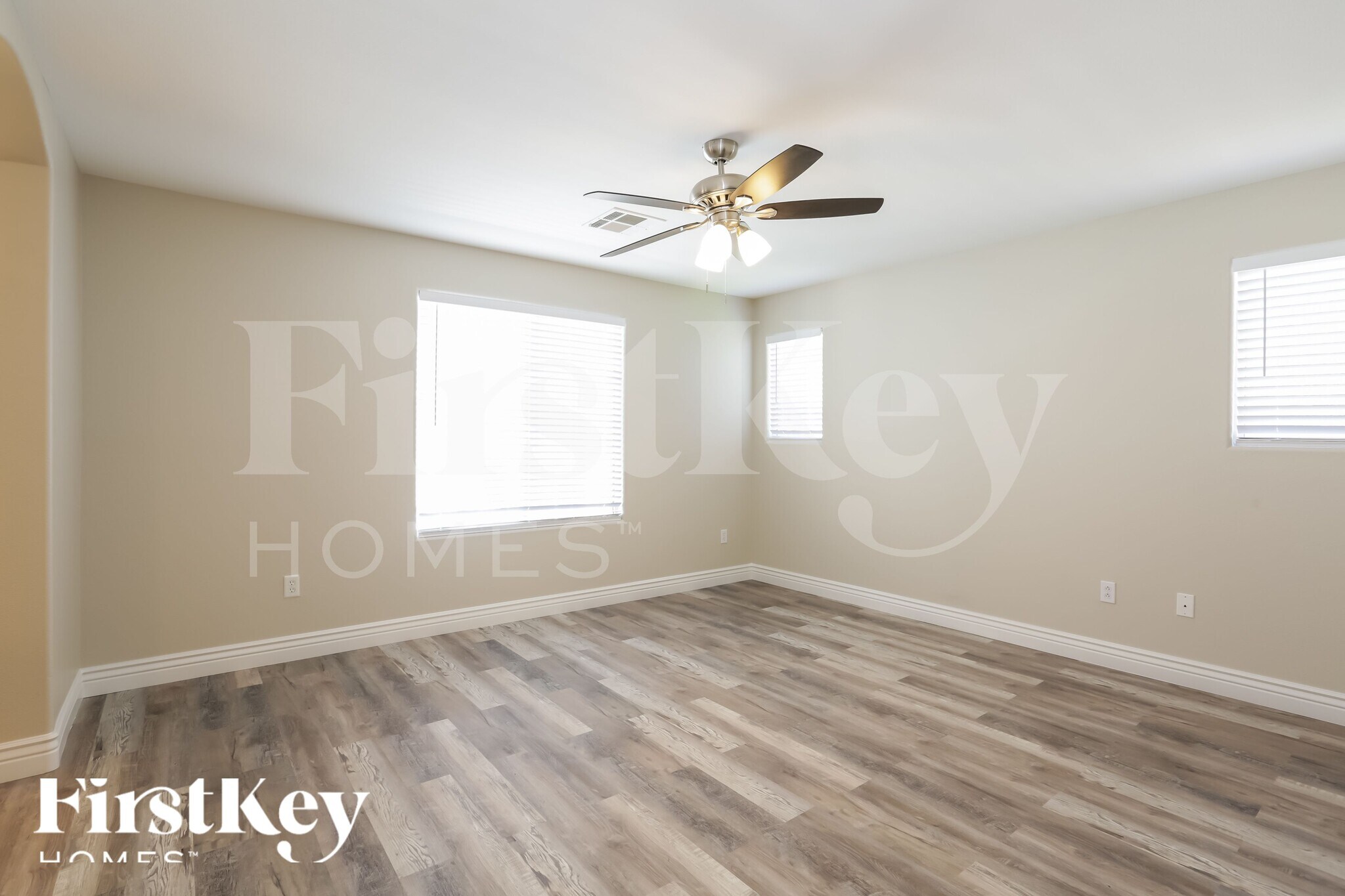 Building Photo - 5681 Woods Crossing St