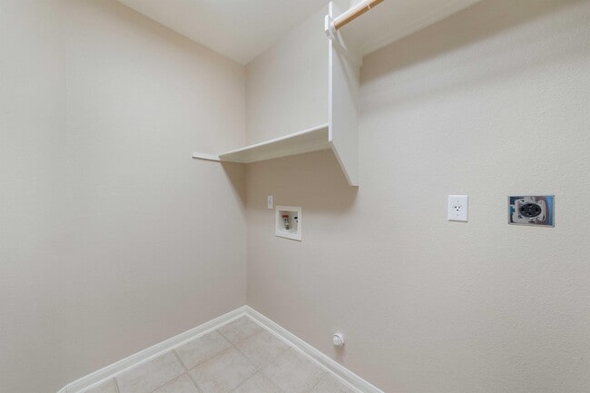 Building Photo - 5601 Lomita Verde Cir