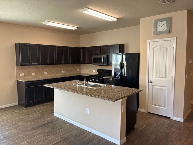 Building Photo - **Move-In Bonus! $500 Amazon Gift Card with 12-Month Lease at Current Rent**