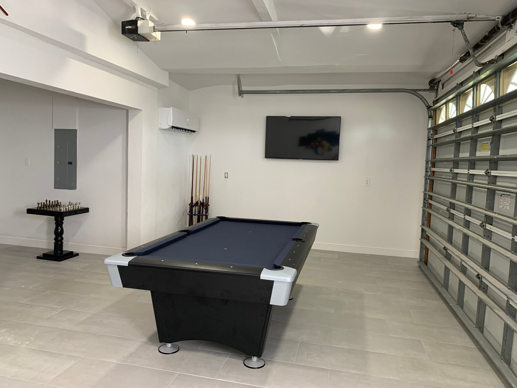 Building Photo - 5330 Bayshore Ave