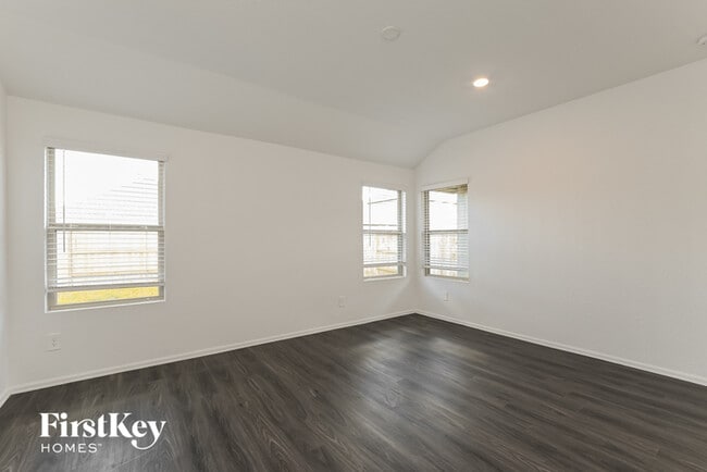 Building Photo - 18438 Summit Ranch Dr