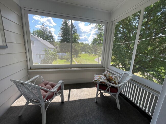 Building Photo - 68 Front St