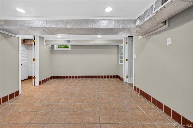Building Photo - 1155 Webster Ave