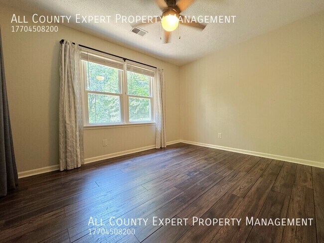 Building Photo - 11820 Highland Colony Dr