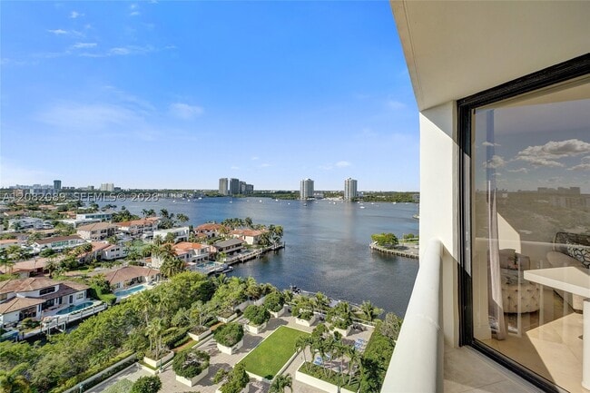 Building Photo - 1000 E Island Blvd