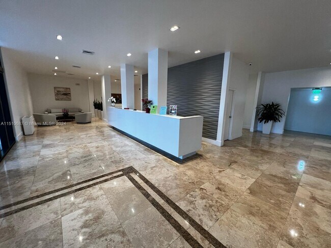Building Photo - 2201 S Ocean Dr