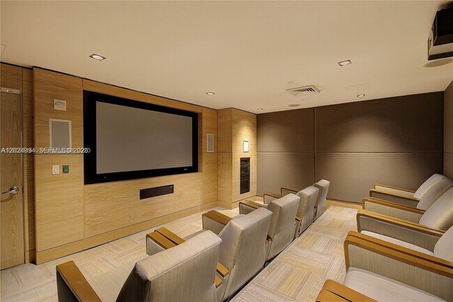 Building Photo - 950 Brickell Bay Dr