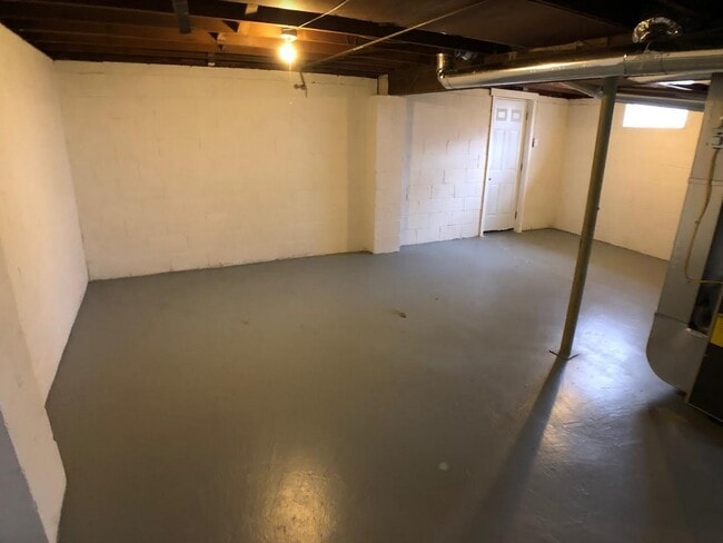 Building Photo - 349 Whittier Dr