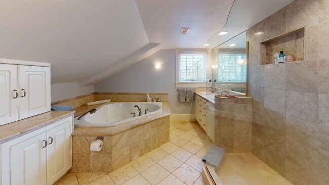 Building Photo - Fully furnished Dilworth Bungalow Home