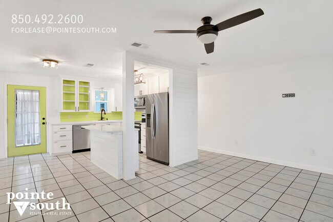 Building Photo - 208 E 22nd Ave