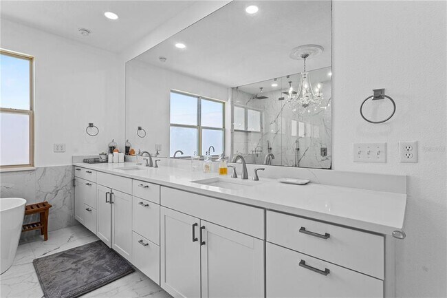 Building Photo - 8434 Chilton Dr