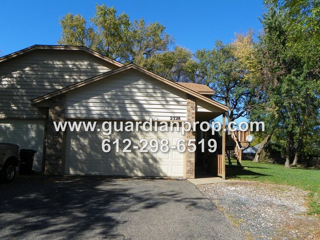 Building Photo - Twin Home Available Now, Open Floor Plan, ...