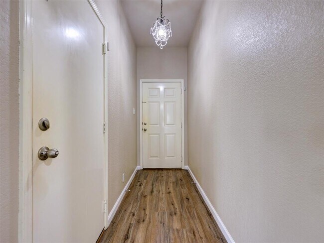 Building Photo - 344 Outfitter Dr