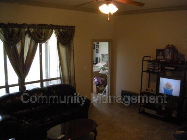 Building Photo - 2969 Northbank Dr