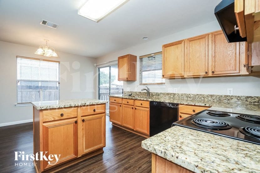 Building Photo - 237 Val Verde Dr