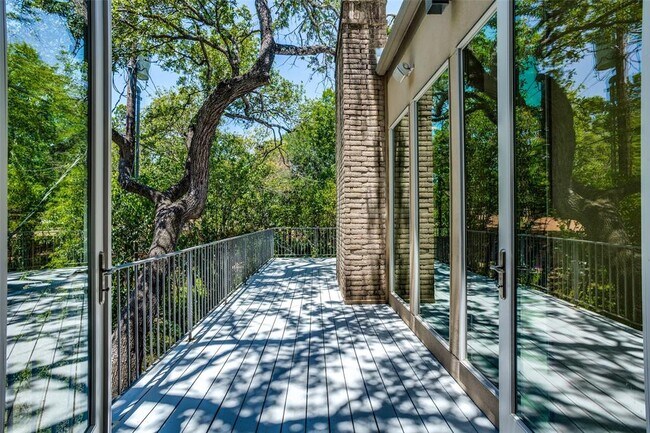 Building Photo - 3231 Tarryhollow Dr