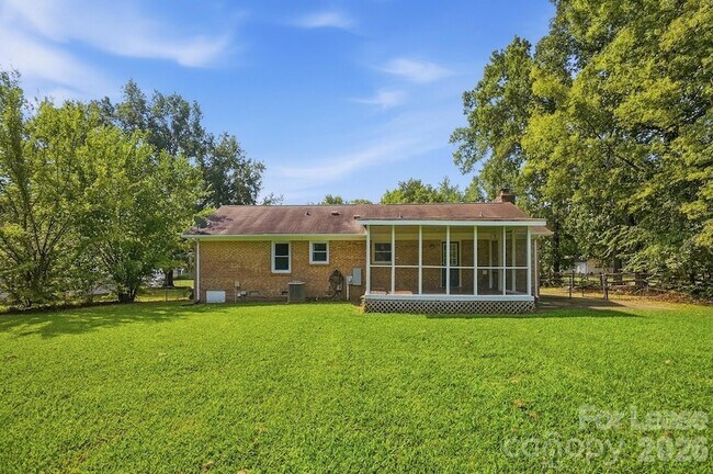 Building Photo - 12011 Merriweather Dr
