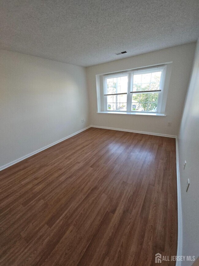 Building Photo - 1226 Edpas Rd