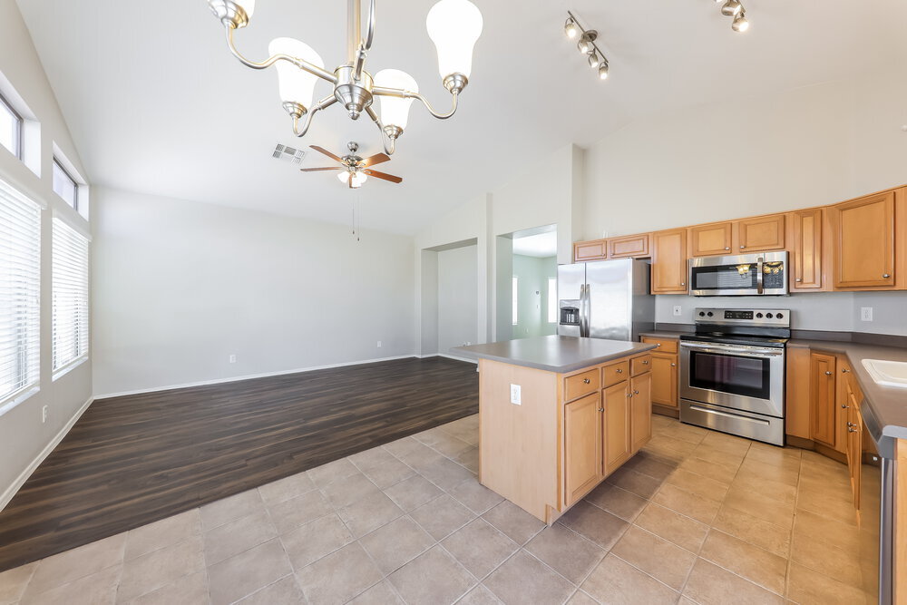 Building Photo - 13426 W Crocus Dr