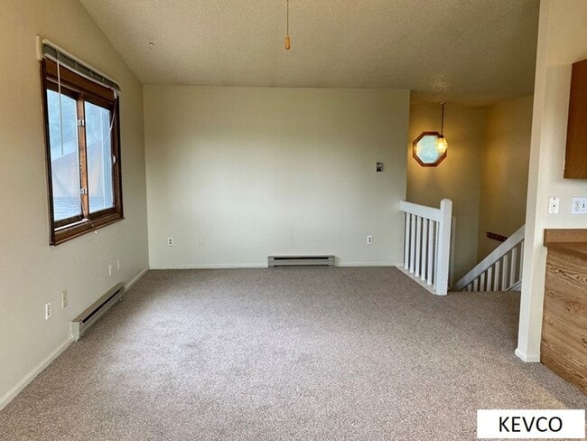 Building Photo - Charming House with Open Floor Plan