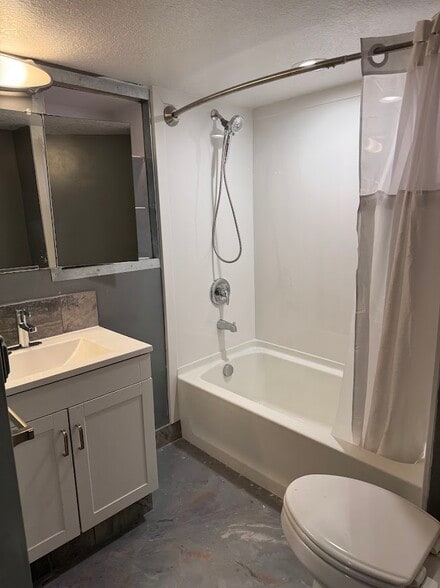 Bathroom - 141 W 200 N