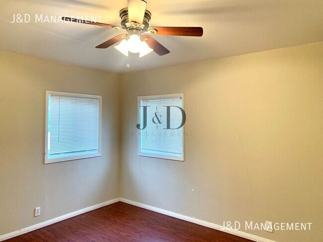 Building Photo - 8770 Lamar St