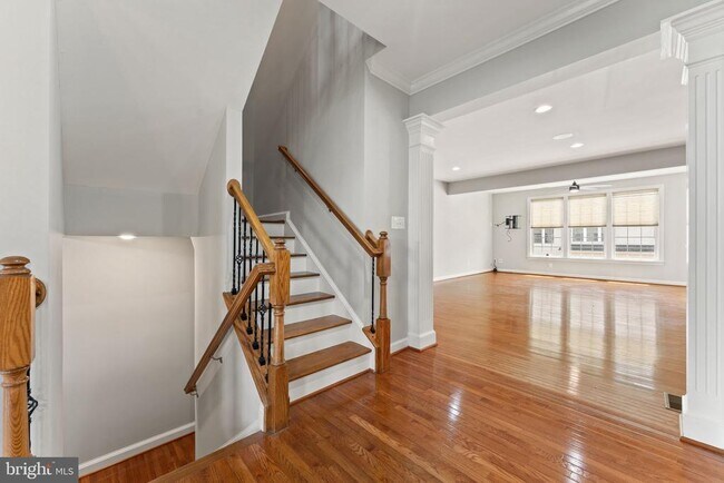 Building Photo - 42524 Rowderbury Square