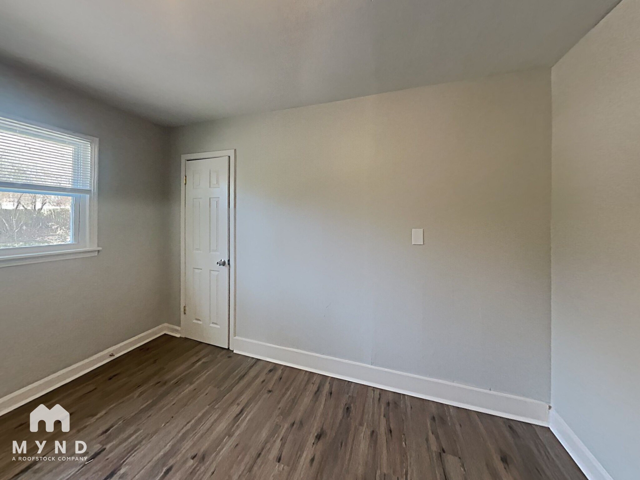 Building Photo - 6345 Oakview Ln