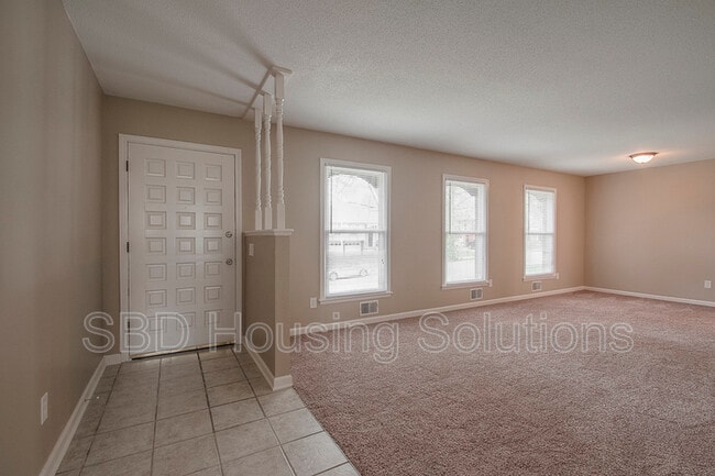 Building Photo - 9024 E 90 Terrace