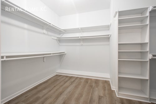 Building Photo - Large 1.5 Story luxury home on 2.5 acres  ...