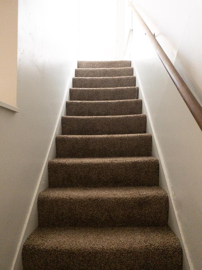 Building Photo - 737 Grove Ave