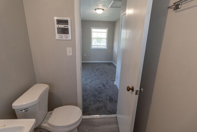 Building Photo - 7460 N Wade School Rd