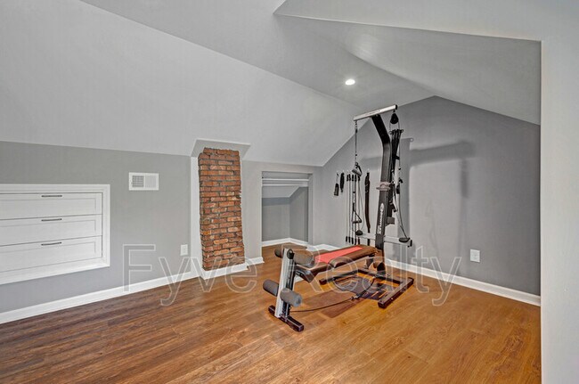 Building Photo - 1804 Hailey Ave
