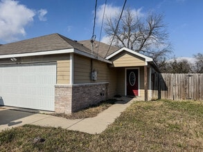 Building Photo - 3812 Eutopia St