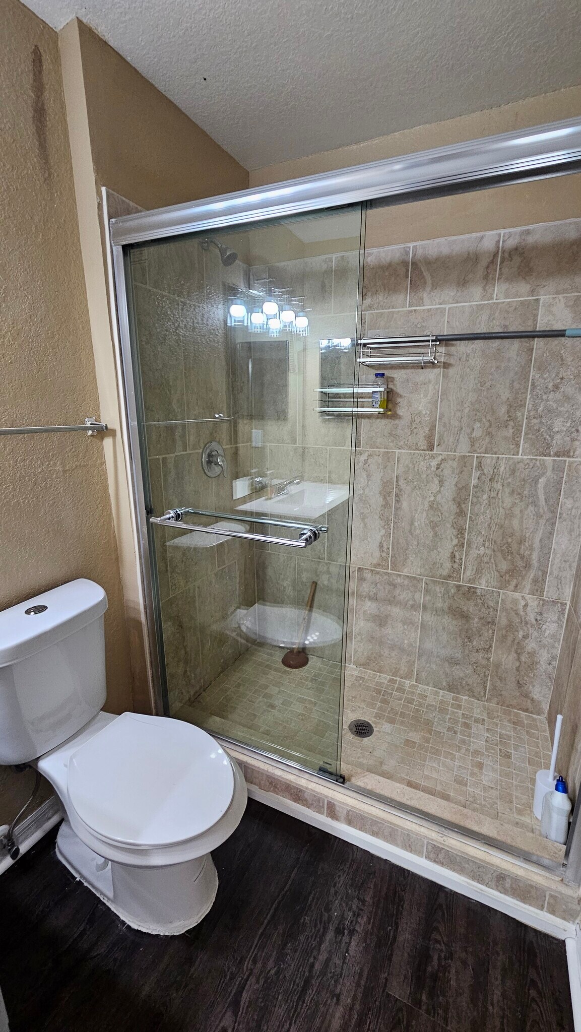 Building Photo - 8517 Island Breeze Ln