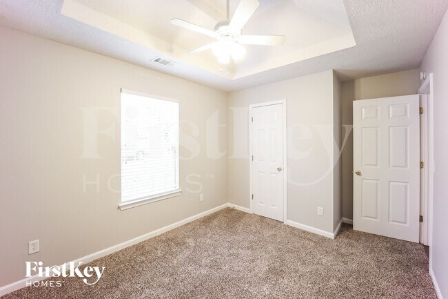 Building Photo - 6255 Lamp Post Pl