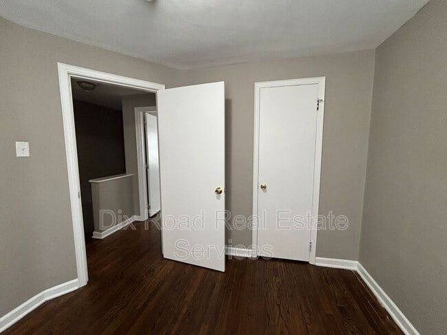 Building Photo - 237 Ryburn Ave