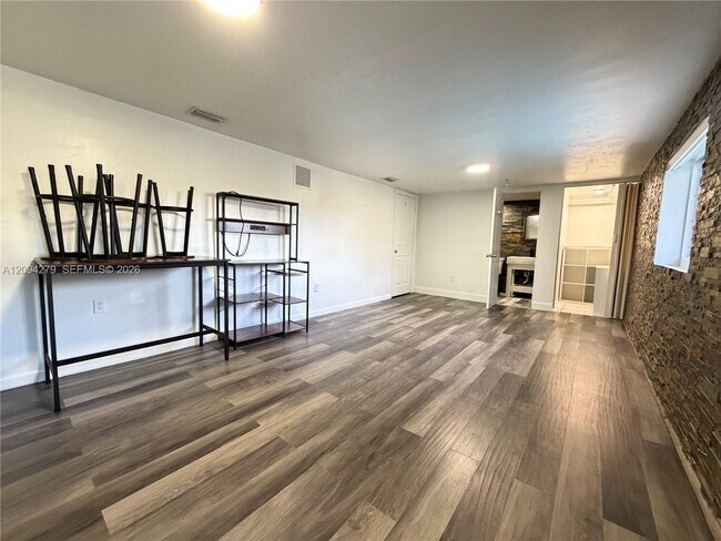 Building Photo - 16211 SW 109th Ave