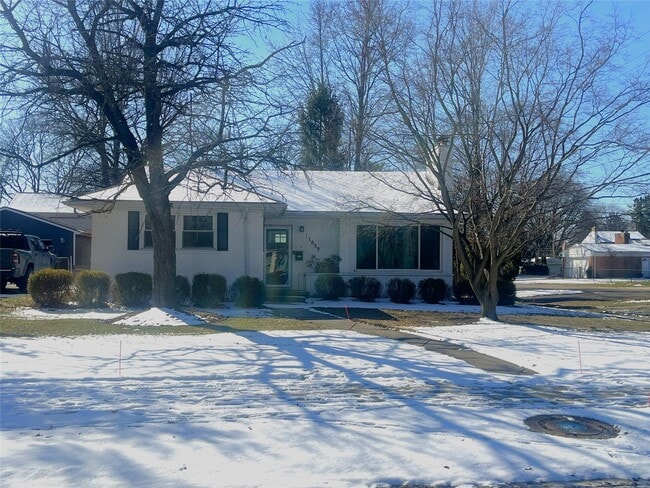 Building Photo - 15859 Buckingham Ave