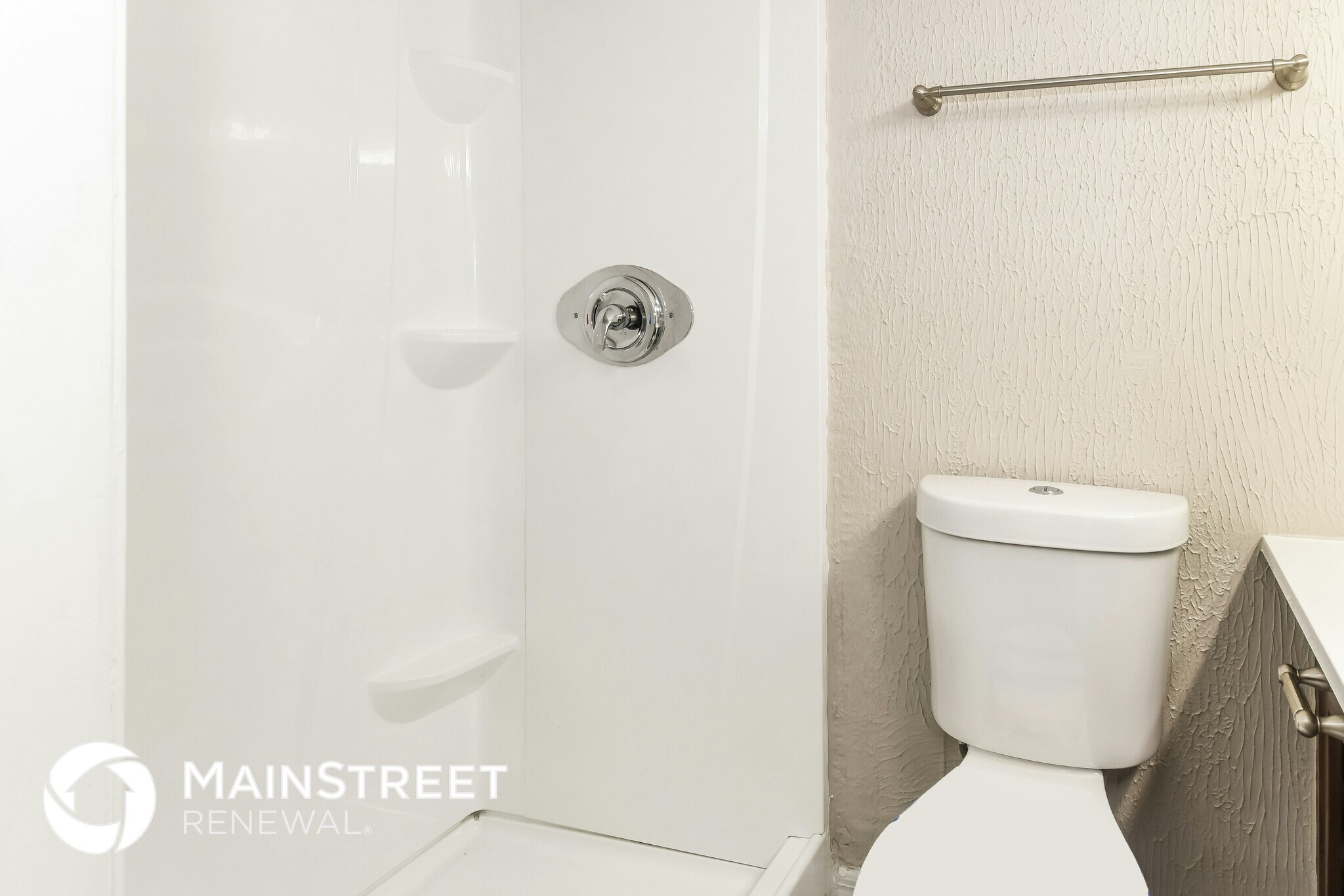 Building Photo - 2091 Luana Dr E