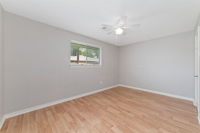 Building Photo - 4118 Donna Lynn Dr
