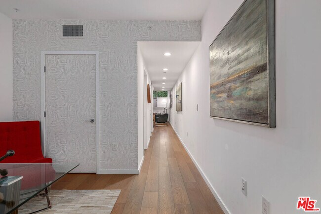 Building Photo - 1705 Ocean Ave