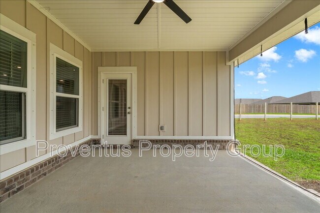Building Photo - 3136 Silver Maple Dr