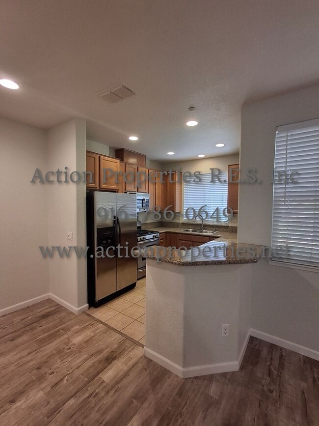 Building Photo - 2308 Las Palomas Loop