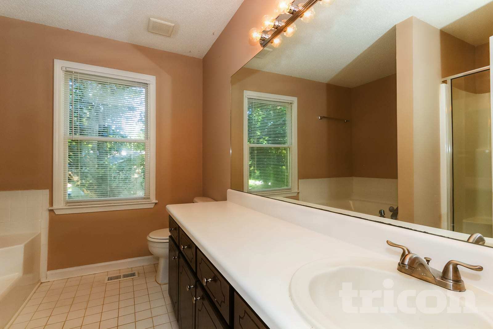 Building Photo - 2965 Windcrest Dr