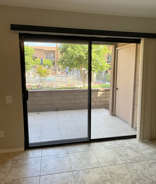 Building Photo - 291 E Mel Ave