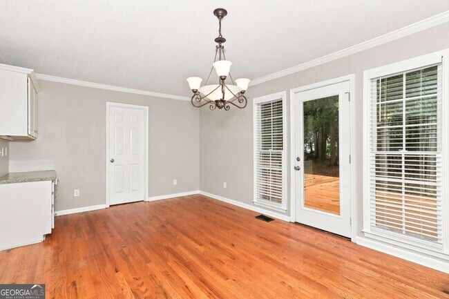 Building Photo - 318 Magnolia Dr