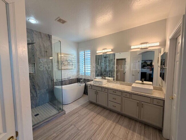 Building Photo - 3033 N 145th Ln